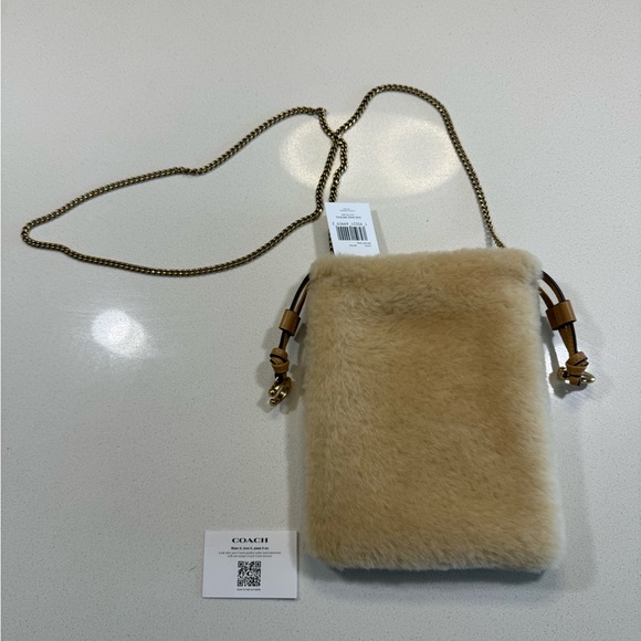 NWT Coach Drawstring bag in Shearling - Picture 3 of 7
